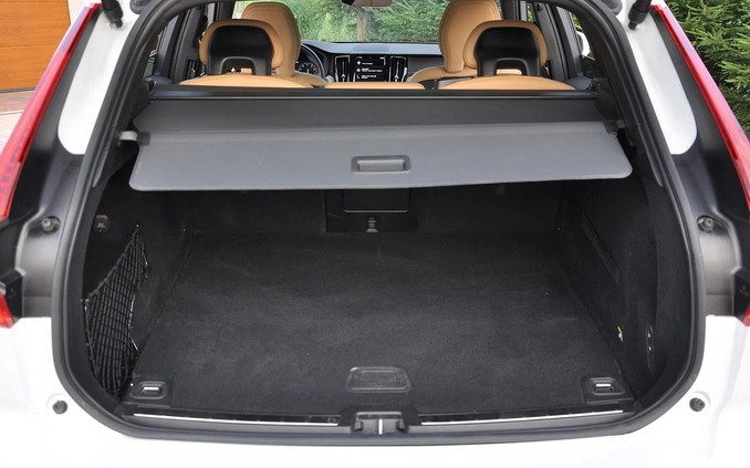 Volvo XC 60 cena 159000 przebieg: 13000, rok produkcji 2019 z Strzelin małe 466